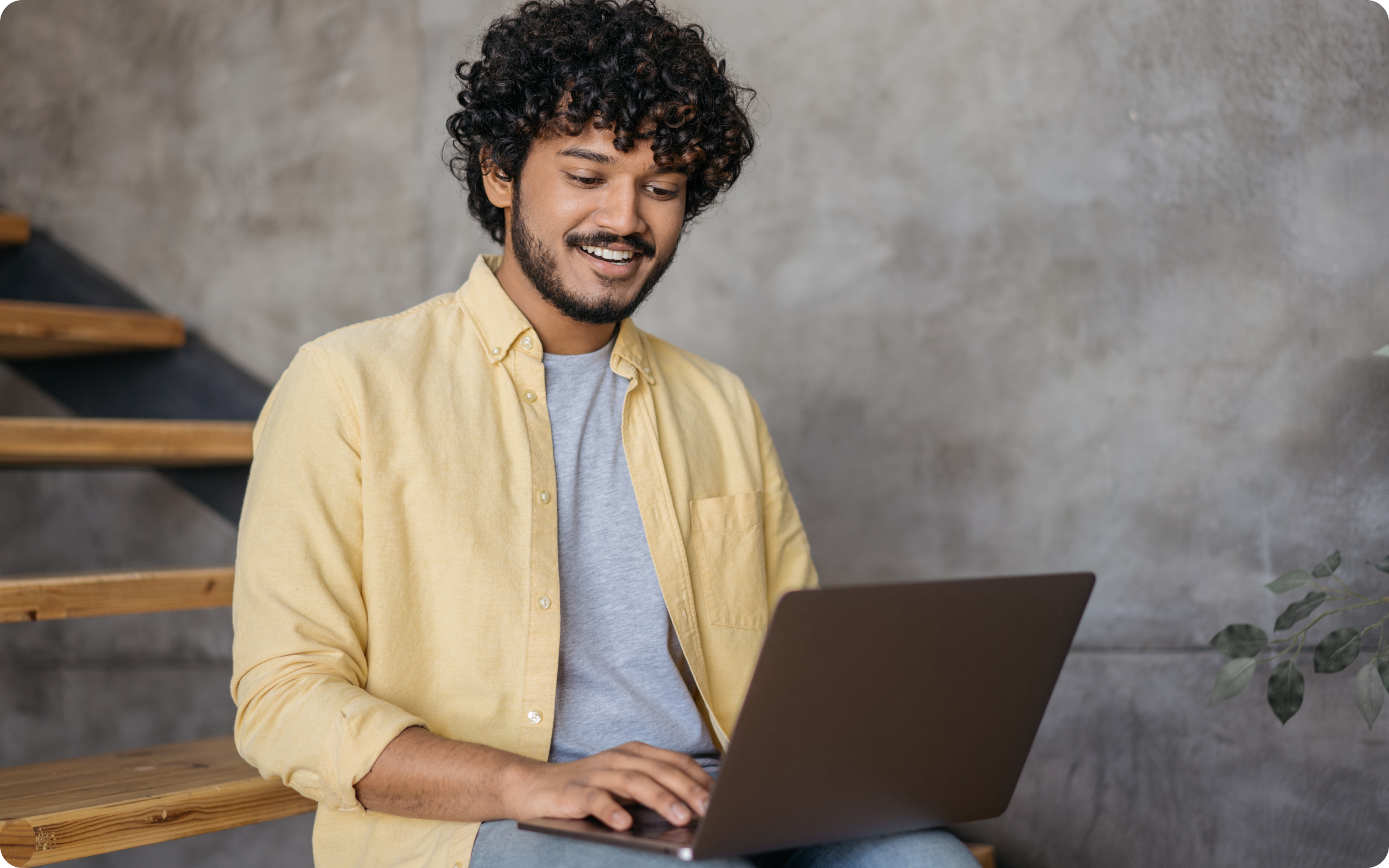 Finovia app benefits - enhanced financial control and user engagement